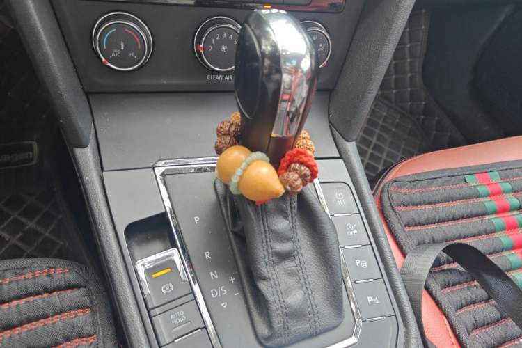 Used Volkswagen Lamando 2015 230TSI DSG Fashion Edition Gear Lever