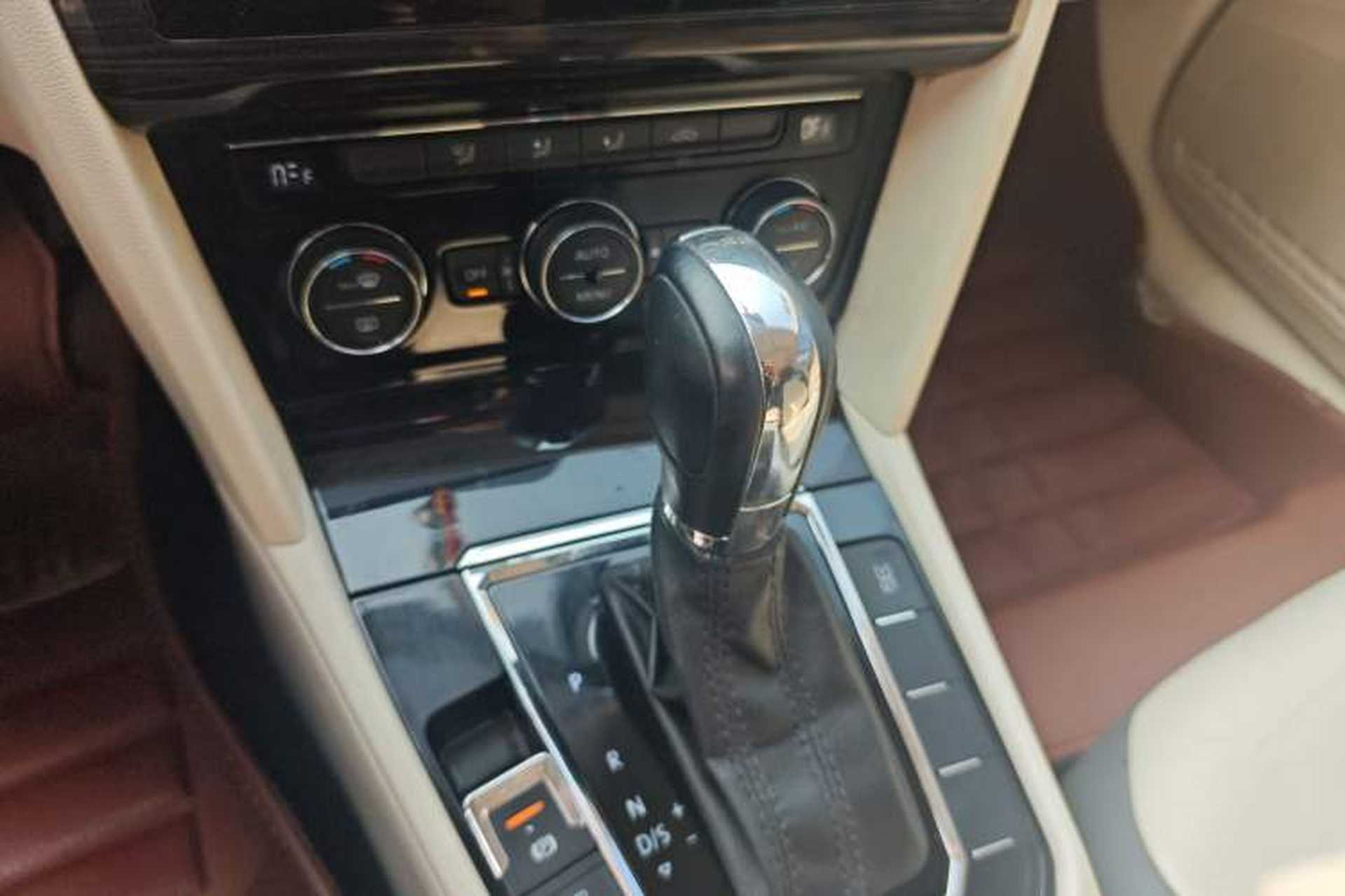 Used Volkswagen Lamando 2015 280TSI DSG Comfort Edition Gear Lever
