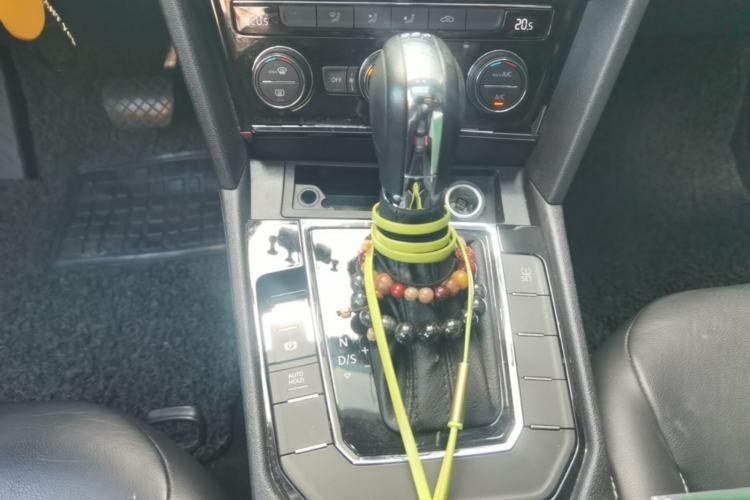 Used Volkswagen Lamando 2015 330TSI DSG Comfort Edition Gear Lever
