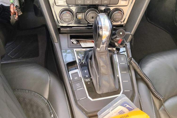 Used Volkswagen Lamando 2015 280TSI DSG Comfort Edition Gear Lever
