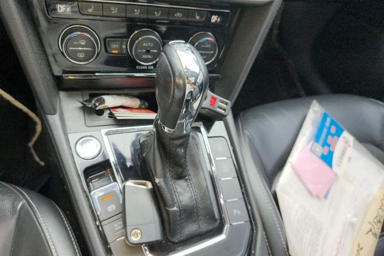 Used Volkswagen Lamando 2015 280TSI DSG Luxury Edition Gear Lever