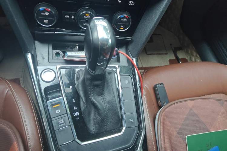 Used Volkswagen Lamando 2015 280TSI DSG Luxury Edition Gear Lever