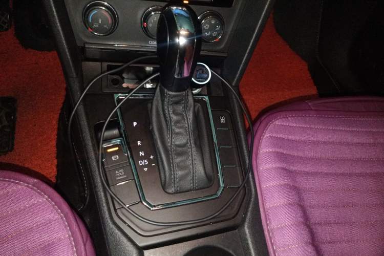 Used Volkswagen Lamando 2015 230TSI DSG Fashion Edition Gear Lever