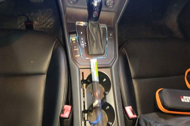 Used Volkswagen Lamando 2015 230TSI DSG Fashion Edition Gear Lever