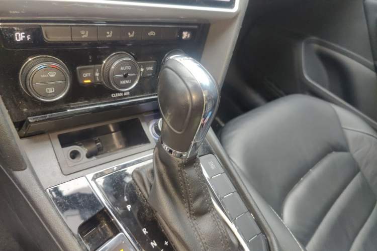 Used Volkswagen Lamando 2015 280TSI DSG Comfort Edition Gear Lever