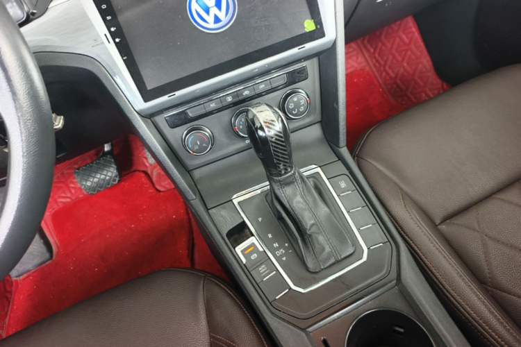Used Volkswagen Lamando 2015 230TSI DSG Fashion Edition Gear Lever