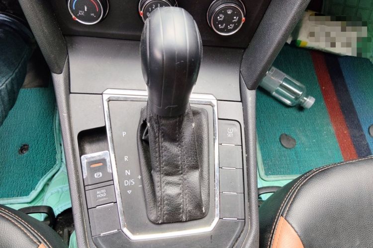 Used Volkswagen Lamando 2015 230TSI DSG Fashion Edition Gear Lever