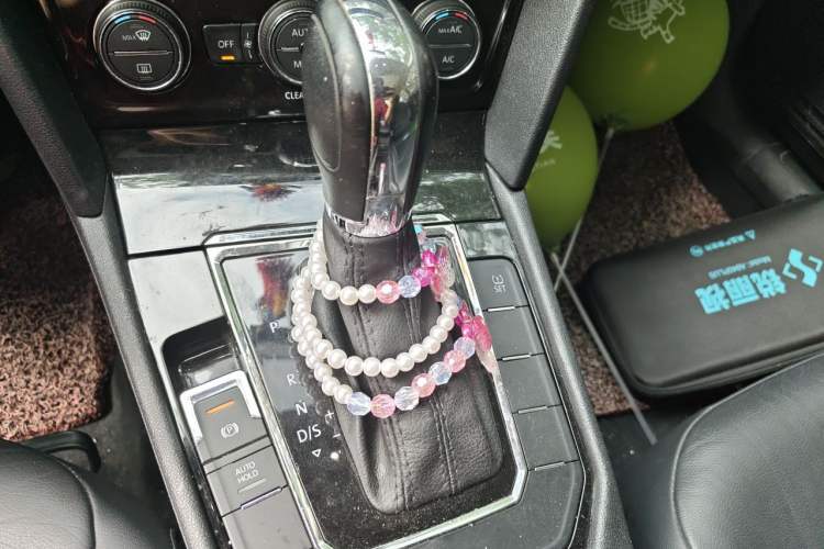 Used Volkswagen Lamando 2015 280TSI DSG Comfort Edition Gear Lever