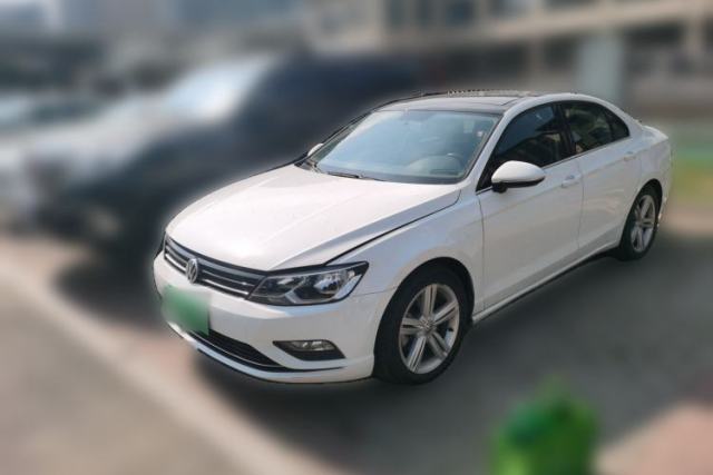 Ojetý Volkswagen Lamando 2015 280TSI DSG Comfort Edition