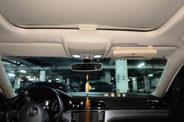 Used Volkswagen Lamando 2015 280TSI DSG Luxury Edition Headliner