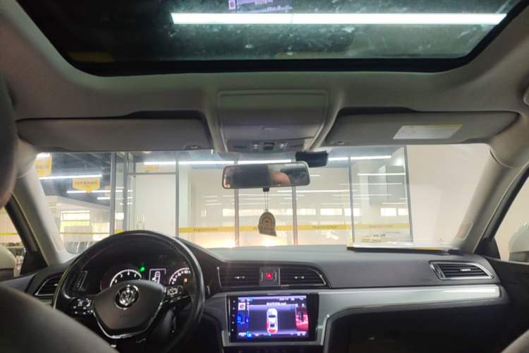 Used Volkswagen Lamando 2015 280TSI DSG Comfort Edition Headliner