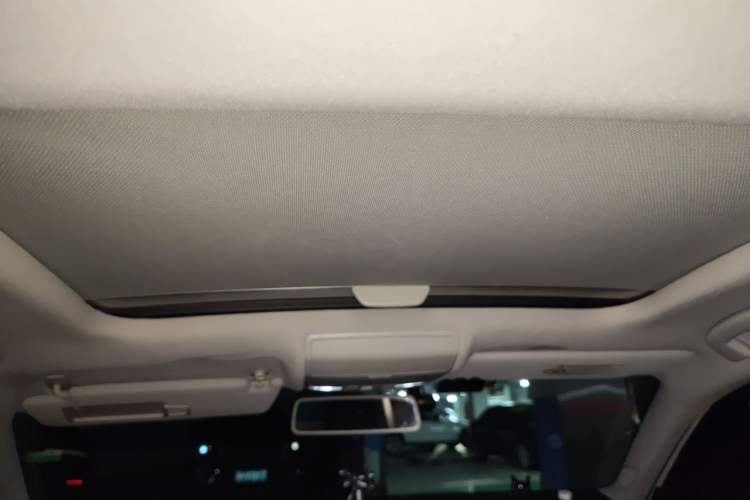Used Volkswagen Lamando 2015 230TSI DSG Fashion Edition Headliner