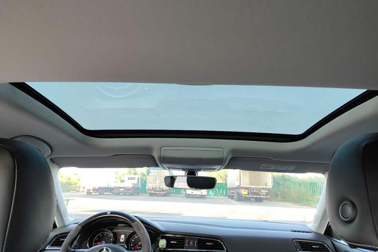 Used Volkswagen Lamando 2015 330TSI DSG Luxury Edition Headliner