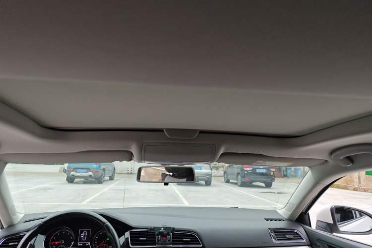 Used Volkswagen Lamando 2015 330TSI DSG Comfort Edition Headliner