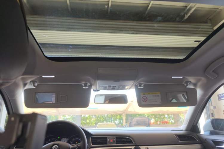 Used Volkswagen Lamando 2015 230TSI DSG Fashion Edition Headliner