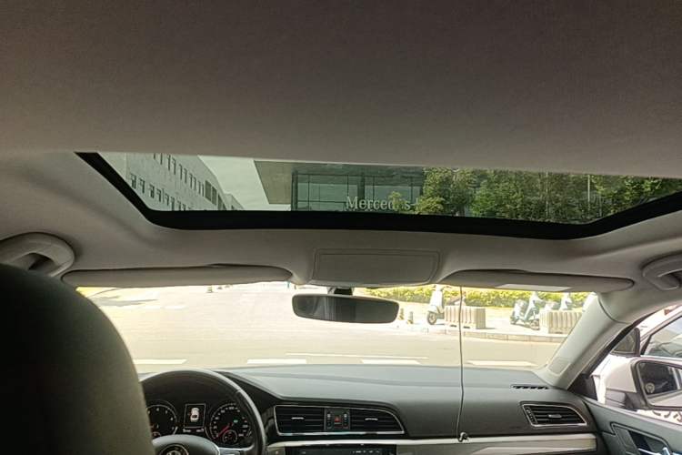 Used Volkswagen Lamando 2015 280TSI DSG Luxury Edition Headliner