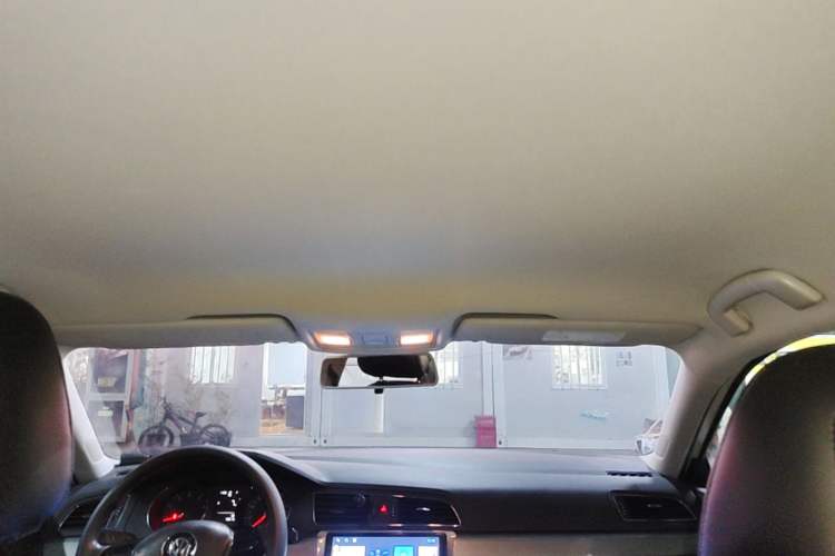 Used Volkswagen Lamando 2015 230TSI DSG Fashion Edition Headliner
