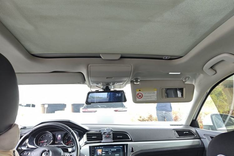 Used Volkswagen Lamando 2015 330TSI DSG Luxury Edition Headliner