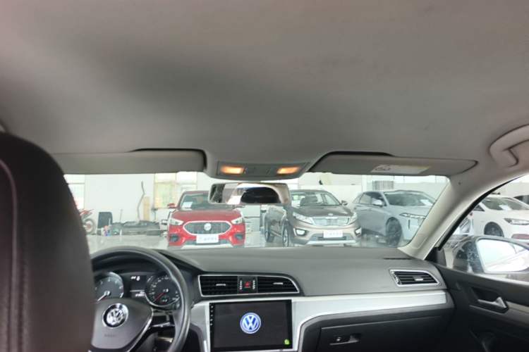 Used Volkswagen Lamando 2015 230TSI DSG Fashion Edition Headliner