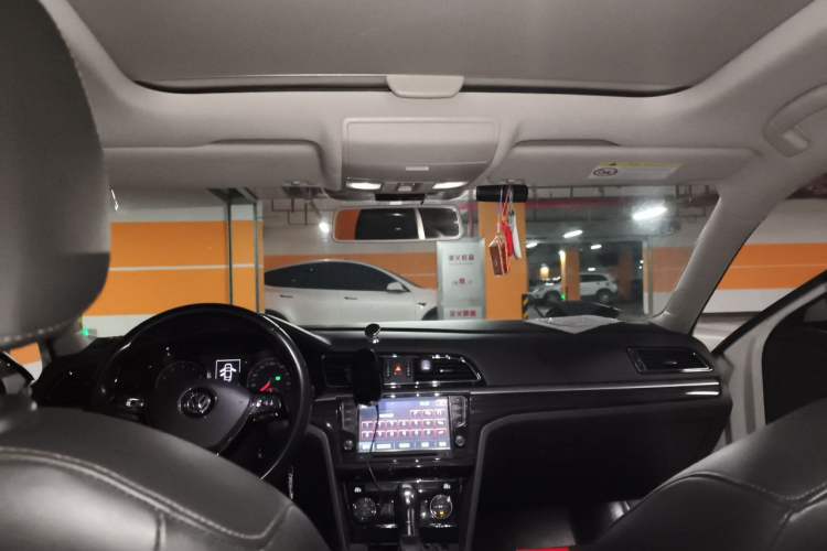 Used Volkswagen Lamando 2015 280TSI DSG Comfort Edition Headliner