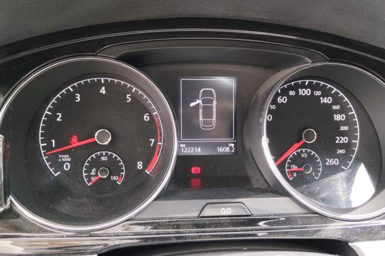 Used Volkswagen Lamando 2015 280TSI Manual Comfort Edition Instrument Cluster