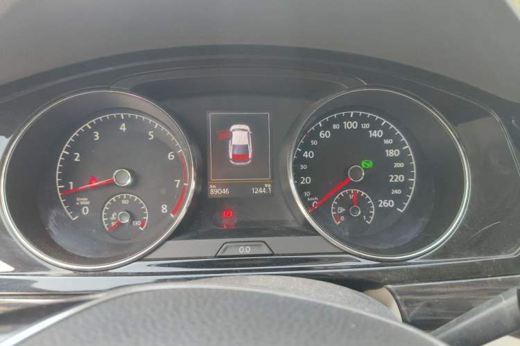Used Volkswagen Lamando 2015 280TSI DSG Luxury Edition Instrument Cluster