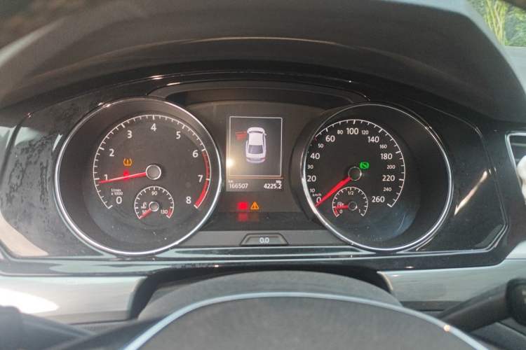 Used Volkswagen Lamando 2015 330TSI DSG Luxury Edition Instrument Cluster