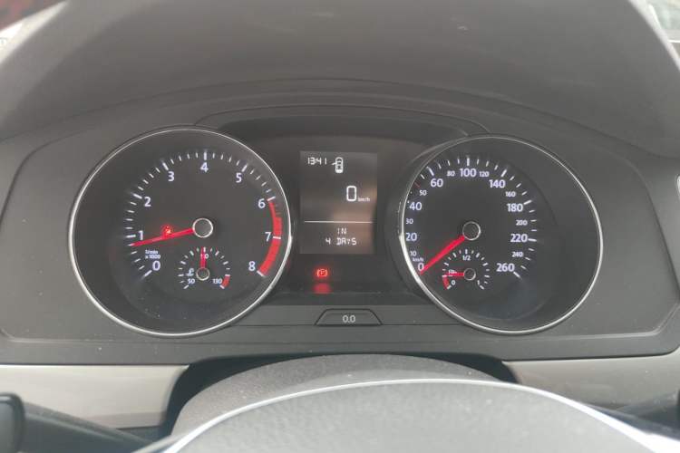 Used Volkswagen Lamando 2015 230TSI Manual Trend Edition Instrument Cluster