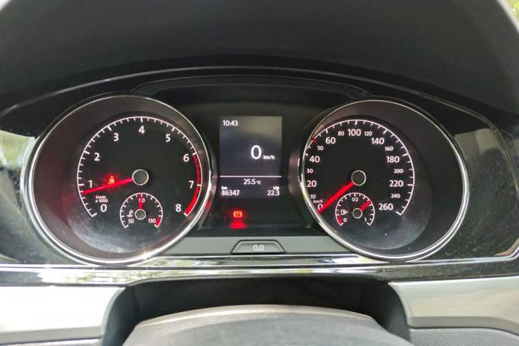 Used Volkswagen Lamando 2015 280TSI Manual Comfort Edition Instrument Cluster