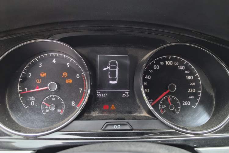 Used Volkswagen Lamando 2015 280TSI Manual Comfort Edition Instrument Cluster