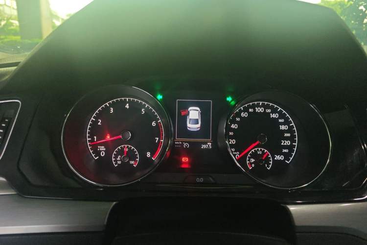 Used Volkswagen Lamando 2015 280TSI DSG Luxury Edition Instrument Cluster
