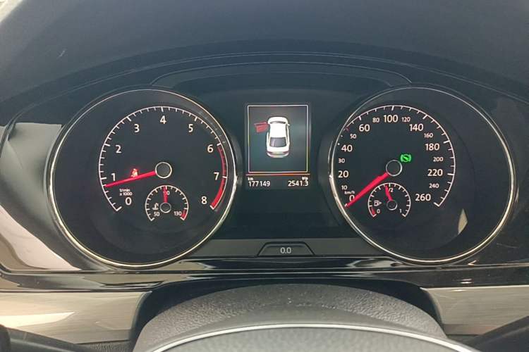 Used Volkswagen Lamando 2015 280TSI DSG Luxury Edition Instrument Cluster
