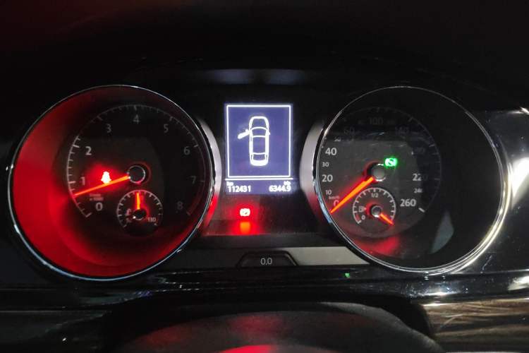Used Volkswagen Lamando 2015 280TSI DSG Comfort Edition Instrument Cluster