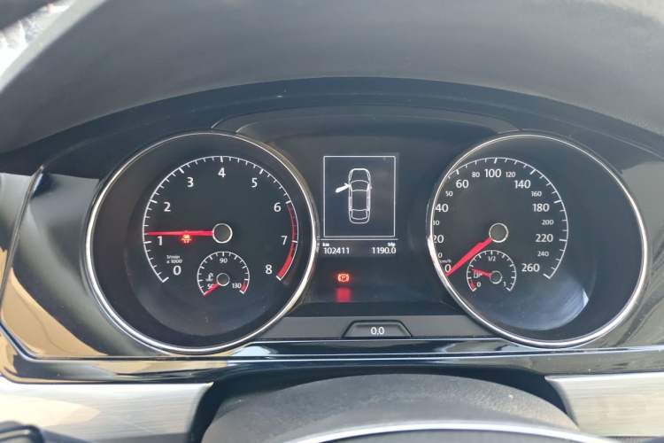 Used Volkswagen Lamando 2015 280TSI DSG Comfort Edition Instrument Cluster