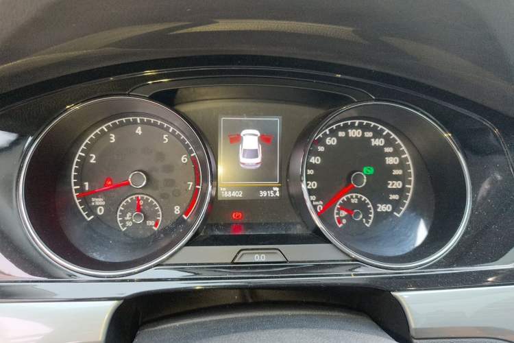 Used Volkswagen Lamando 2015 280TSI DSG Luxury Edition Instrument Cluster
