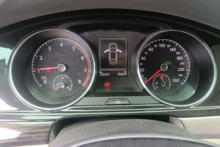 Used Volkswagen Lamando 2015 330TSI DSG Comfort Edition Instrument Cluster