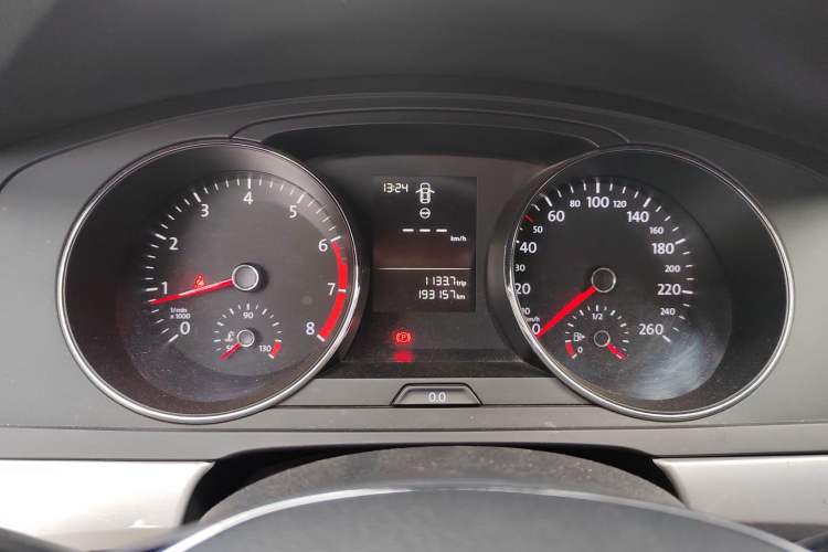 Used Volkswagen Lamando 2015 230TSI Manual Trend Edition Instrument Cluster
