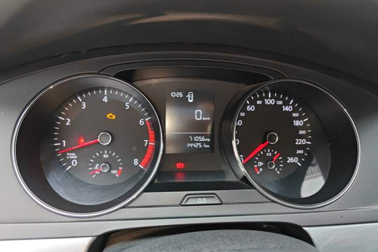 Used Volkswagen Lamando 2015 230TSI Manual Trend Edition Instrument Cluster