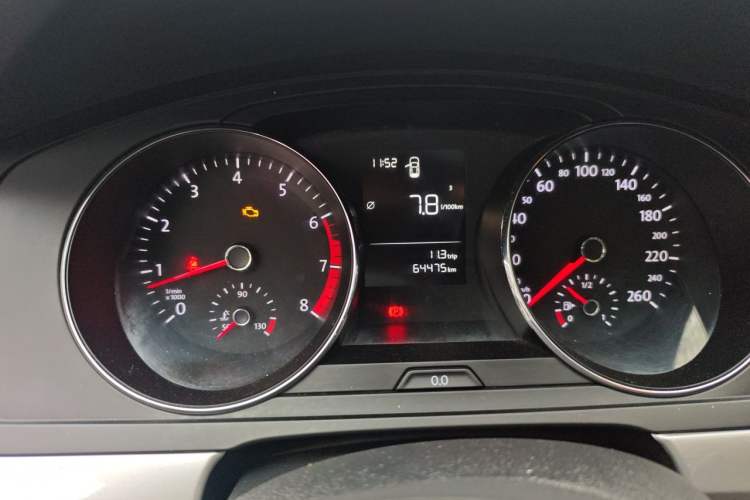 Used Volkswagen Lamando 2015 230TSI Manual Trend Edition Instrument Cluster