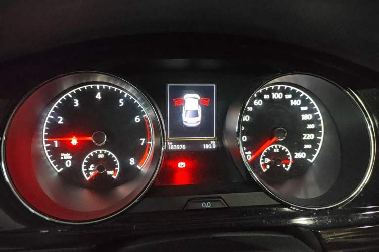 Used Volkswagen Lamando 2015 280TSI DSG Luxury Edition Instrument Cluster
