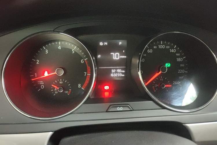 Used Volkswagen Lamando 2015 230TSI DSG Fashion Edition Instrument Cluster