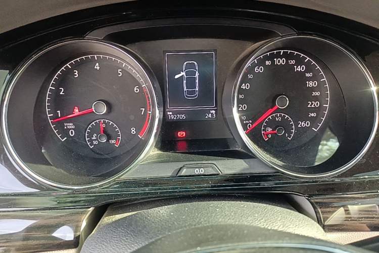 Used Volkswagen Lamando 2015 280TSI Manual Comfort Edition Instrument Cluster