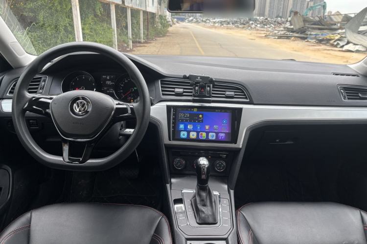 Used Volkswagen Lamando 2015 230TSI DSG Fashion Edition Interior 2