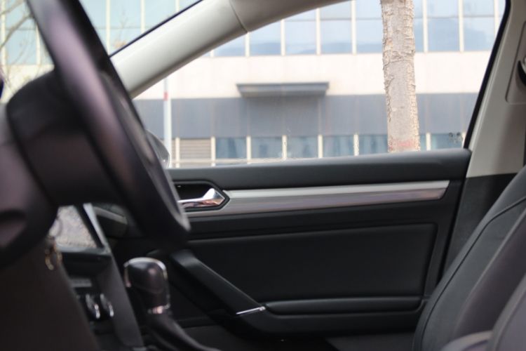 Used Volkswagen Lamando 2015 280TSI DSG Comfort Edition Interior 2