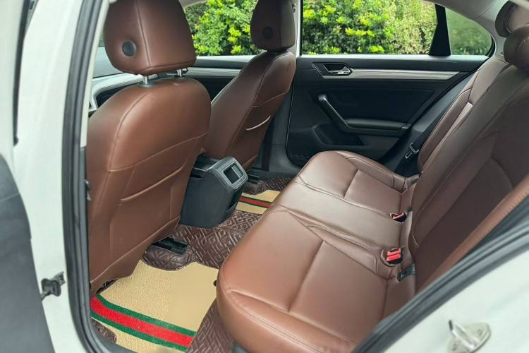 Used Volkswagen Lamando 2015 230TSI Manual Trend Edition Interior 3