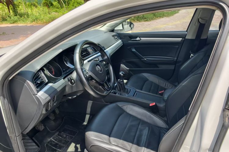 Used Volkswagen Lamando 2015 280TSI Manual Comfort Edition Interior 3