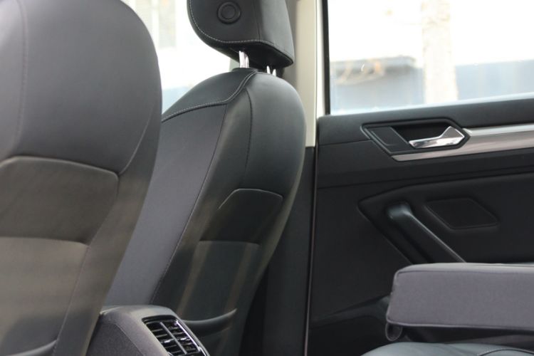 Used Volkswagen Lamando 2015 280TSI DSG Comfort Edition Interior 3