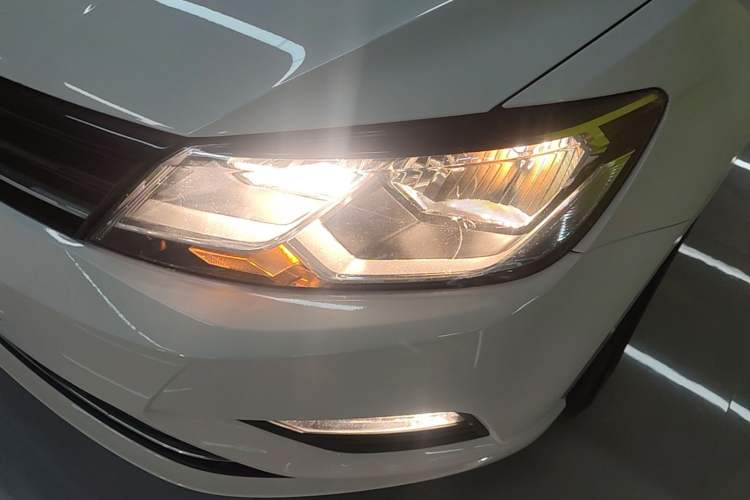 Used Volkswagen Lamando 2015 280TSI DSG Comfort Edition Left Front Headlight