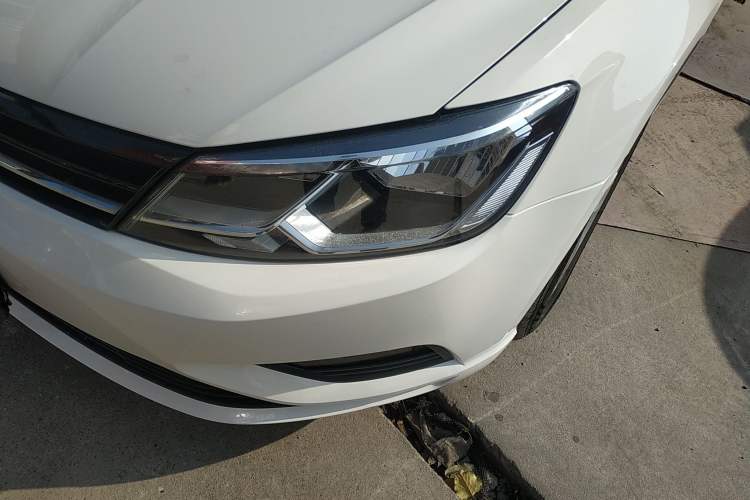 Used Volkswagen Lamando 2015 230TSI Manual Trend Edition Left Front Headlight