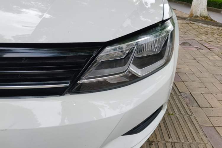 Used Volkswagen Lamando 2015 230TSI DSG Fashion Edition Left Front Headlight